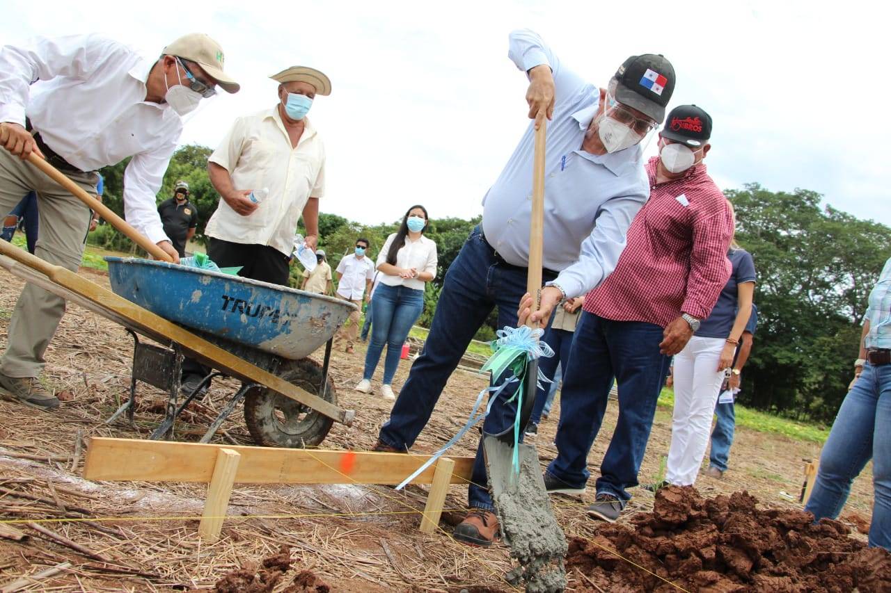 IDIAP INICIA LA CONSTRUCCIÓN DE ESTRUCTURAS DE PROTECCIÓN DE CULTIVOS PARA REGIONES CÀLIDAS 