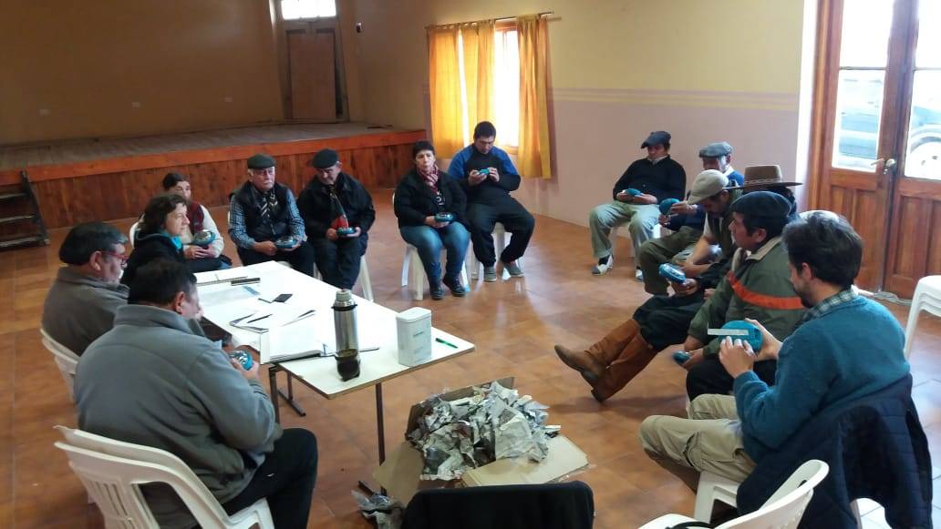 Project socialization meeting with members of the Comallo Rural Society.